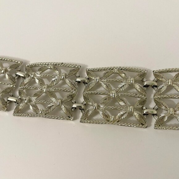 Vintage Coro Pegasus Wide Link Bracelet - Picture 3 of 16
